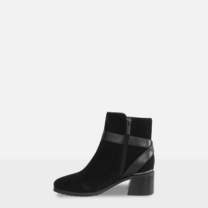 BETTY - Black Suede