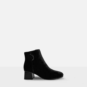 GIGI - Black Suede