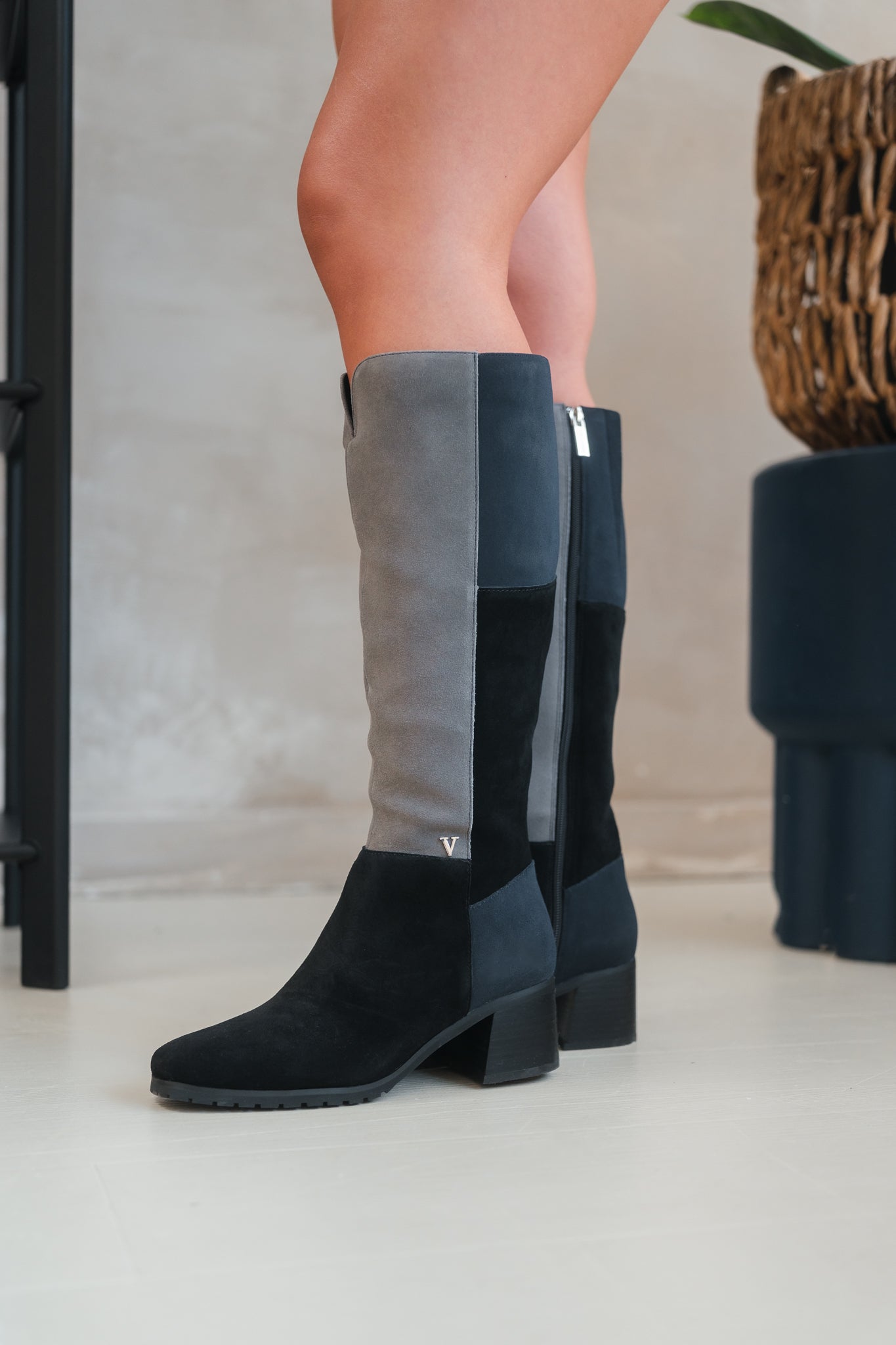 BAILEY25 - Black / Grey / Navy Suede