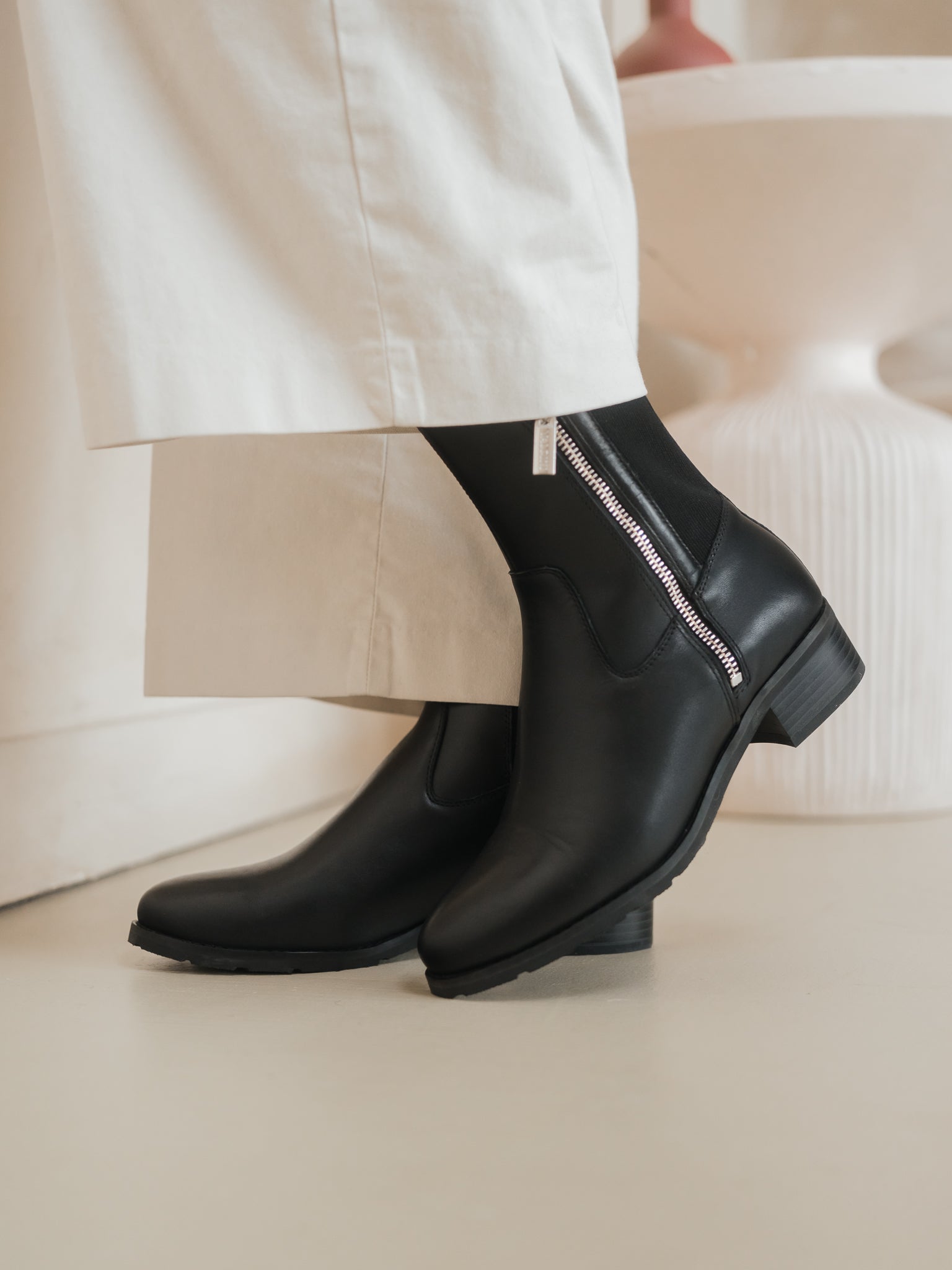 NICKY25 - Black Leather + Flyknit