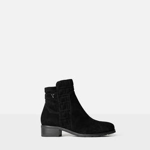 NILA Black Suede