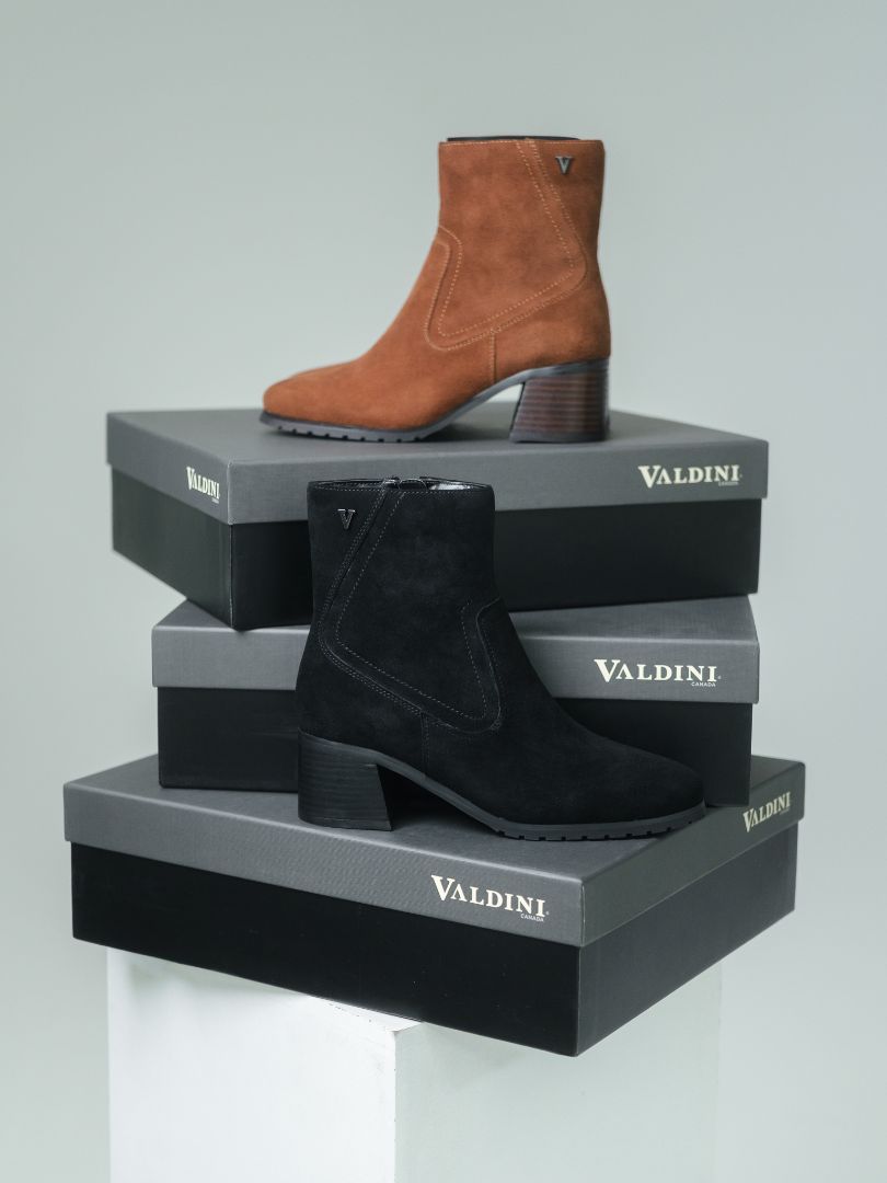 BEAU25 - Black Suede